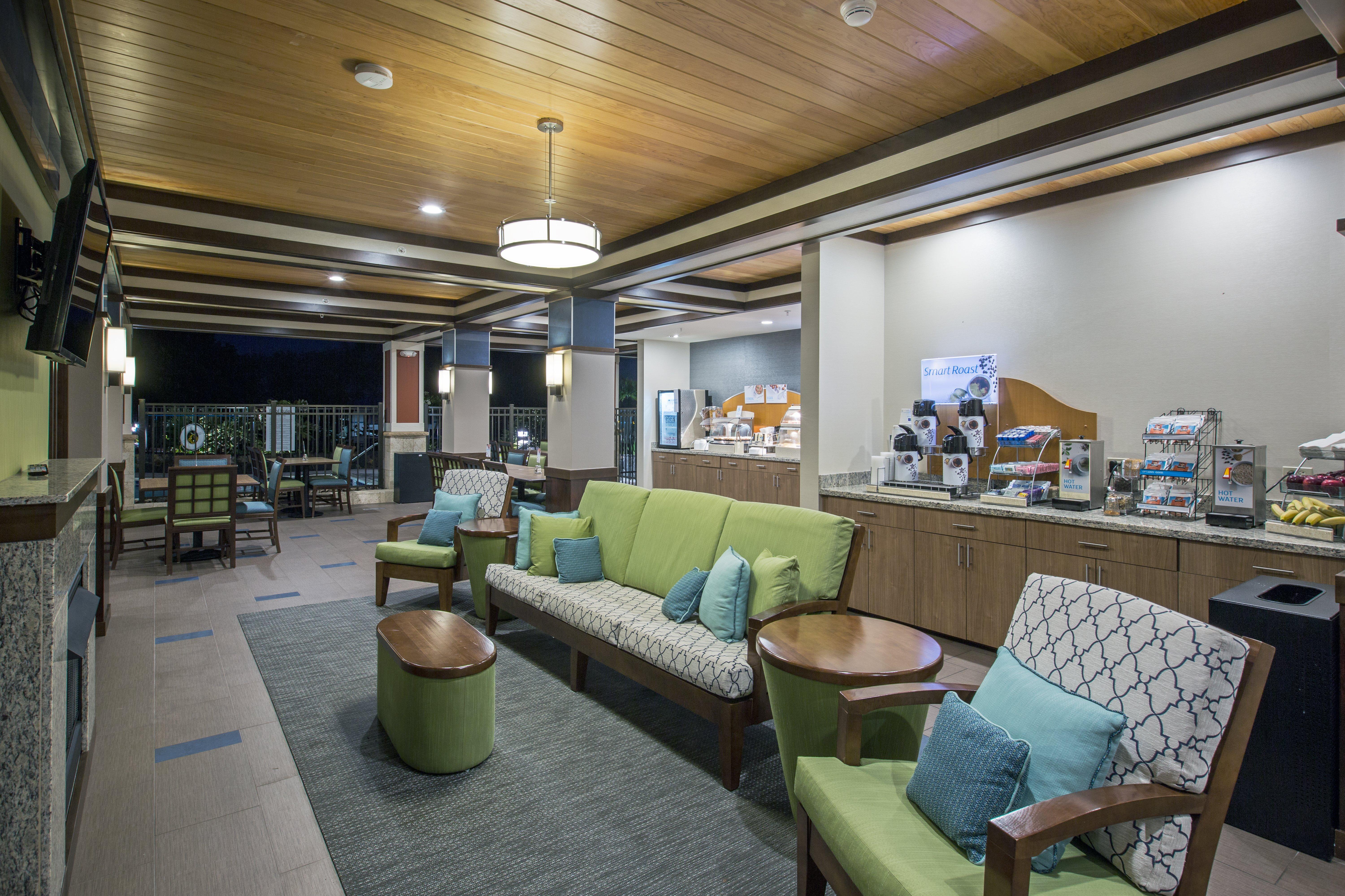 Holiday Inn Express & Suites Kailua-Kona By Ihg Exterior photo